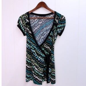 Wet Seal Green Blue Abstract Print Knit‎ Top Wrap Style Short Sleeve Sz M /#8021